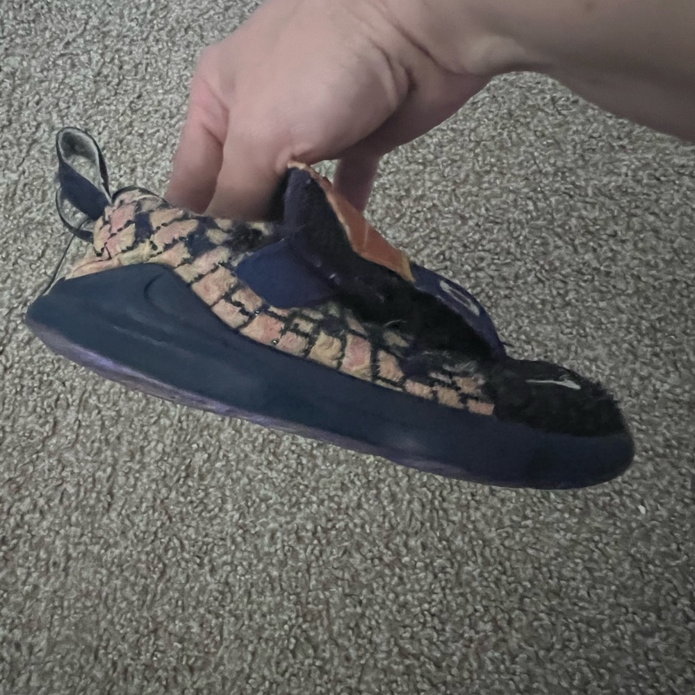 Nike Lebron toddler shoes - Picture 6 of 6